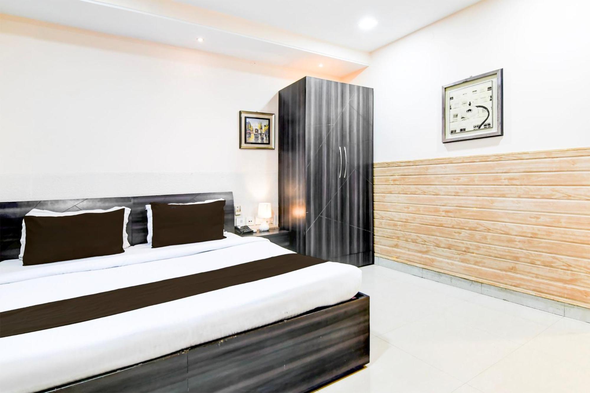 Super Collection O Behala Hotel Bhasa Ngoại thất bức ảnh