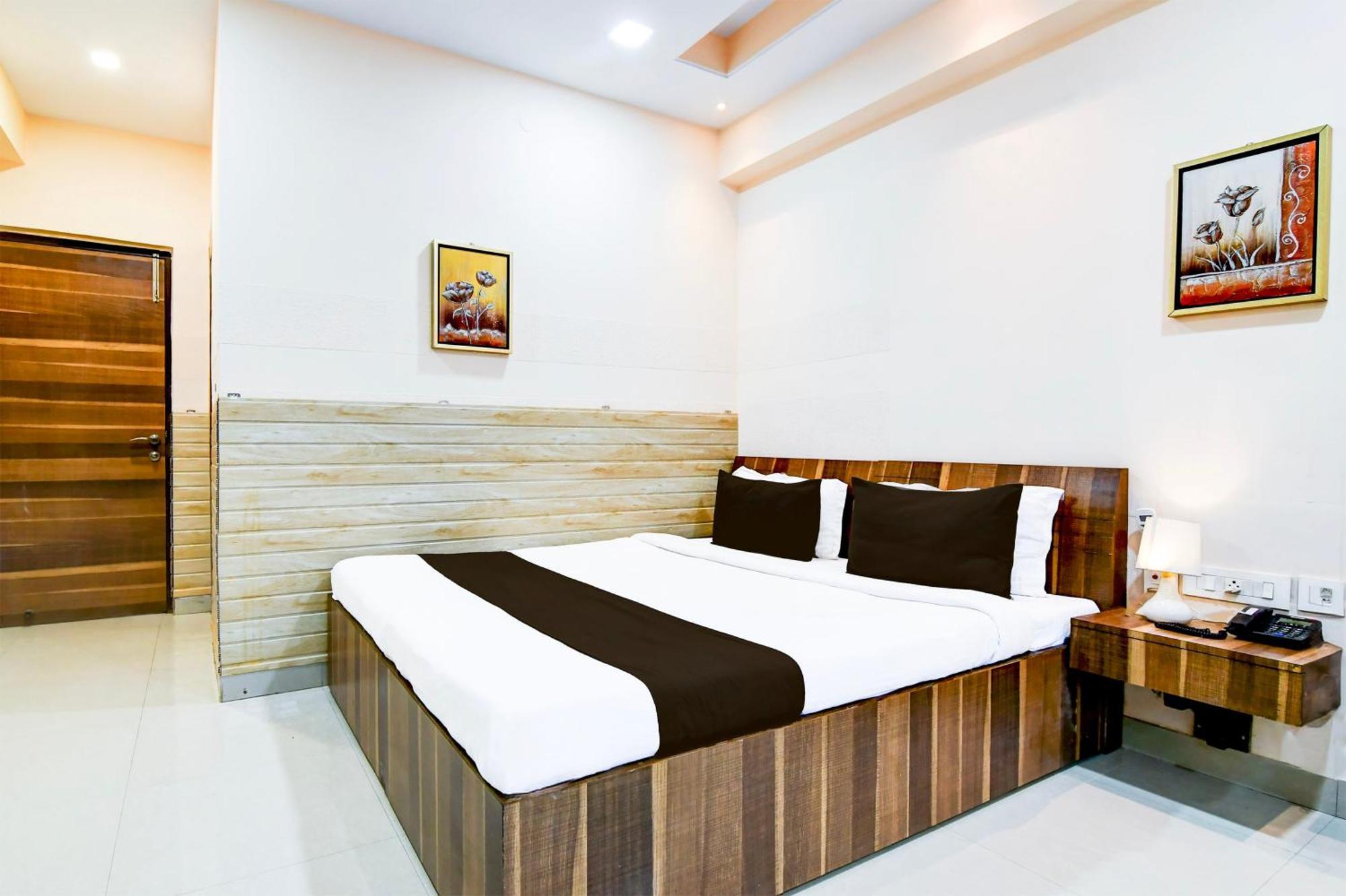 Super Collection O Behala Hotel Bhasa Ngoại thất bức ảnh
