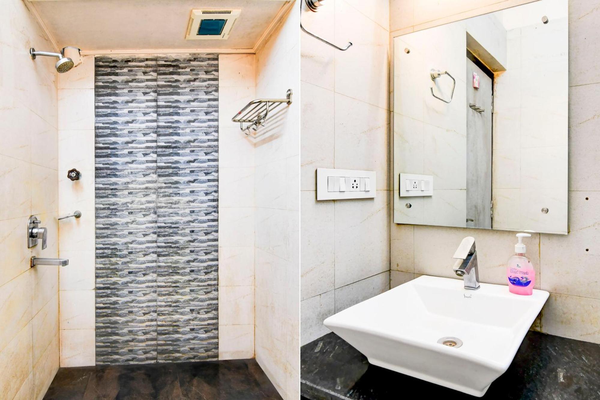 Super Collection O Behala Hotel Bhasa Ngoại thất bức ảnh