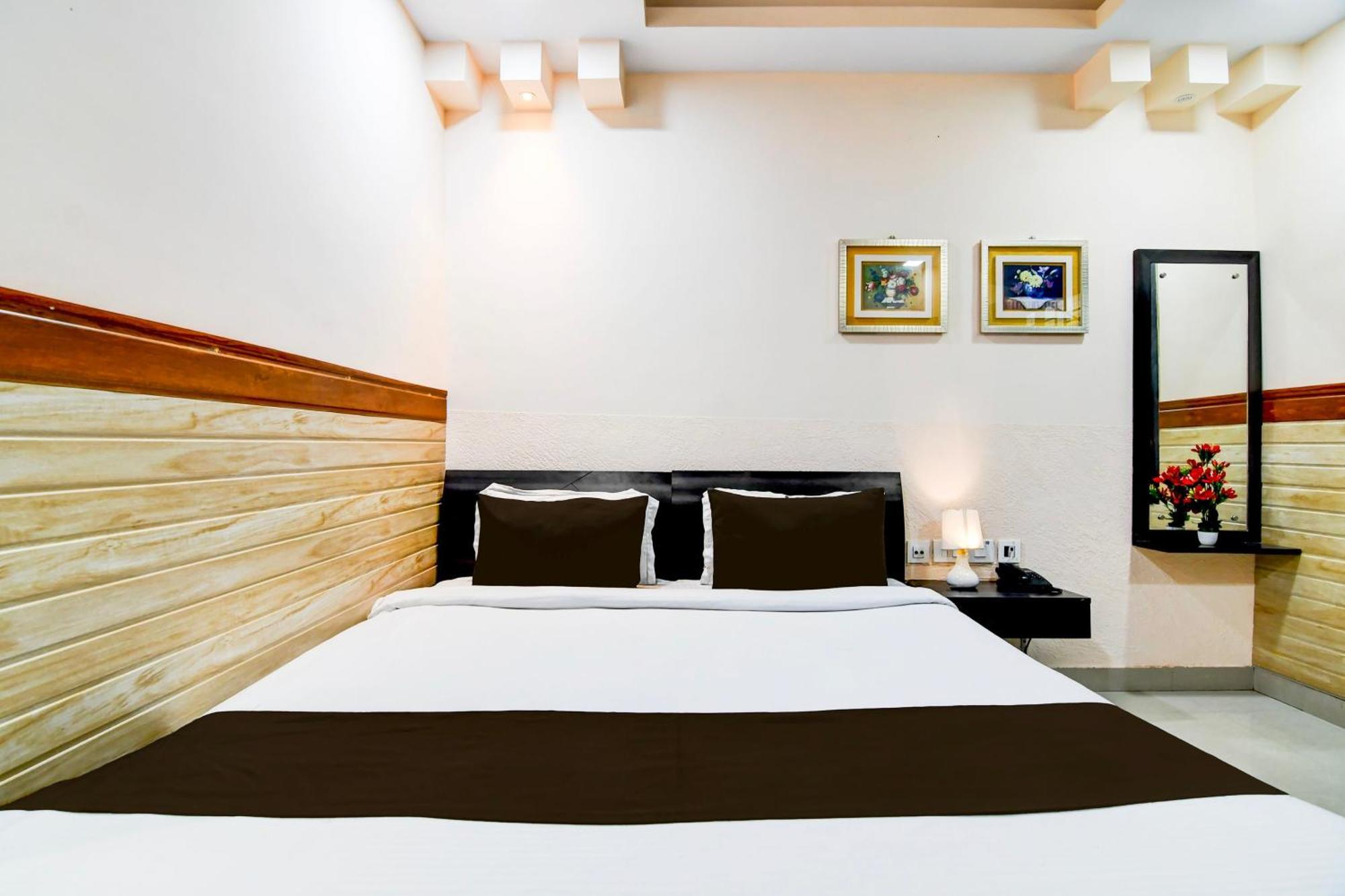 Super Collection O Behala Hotel Bhasa Ngoại thất bức ảnh