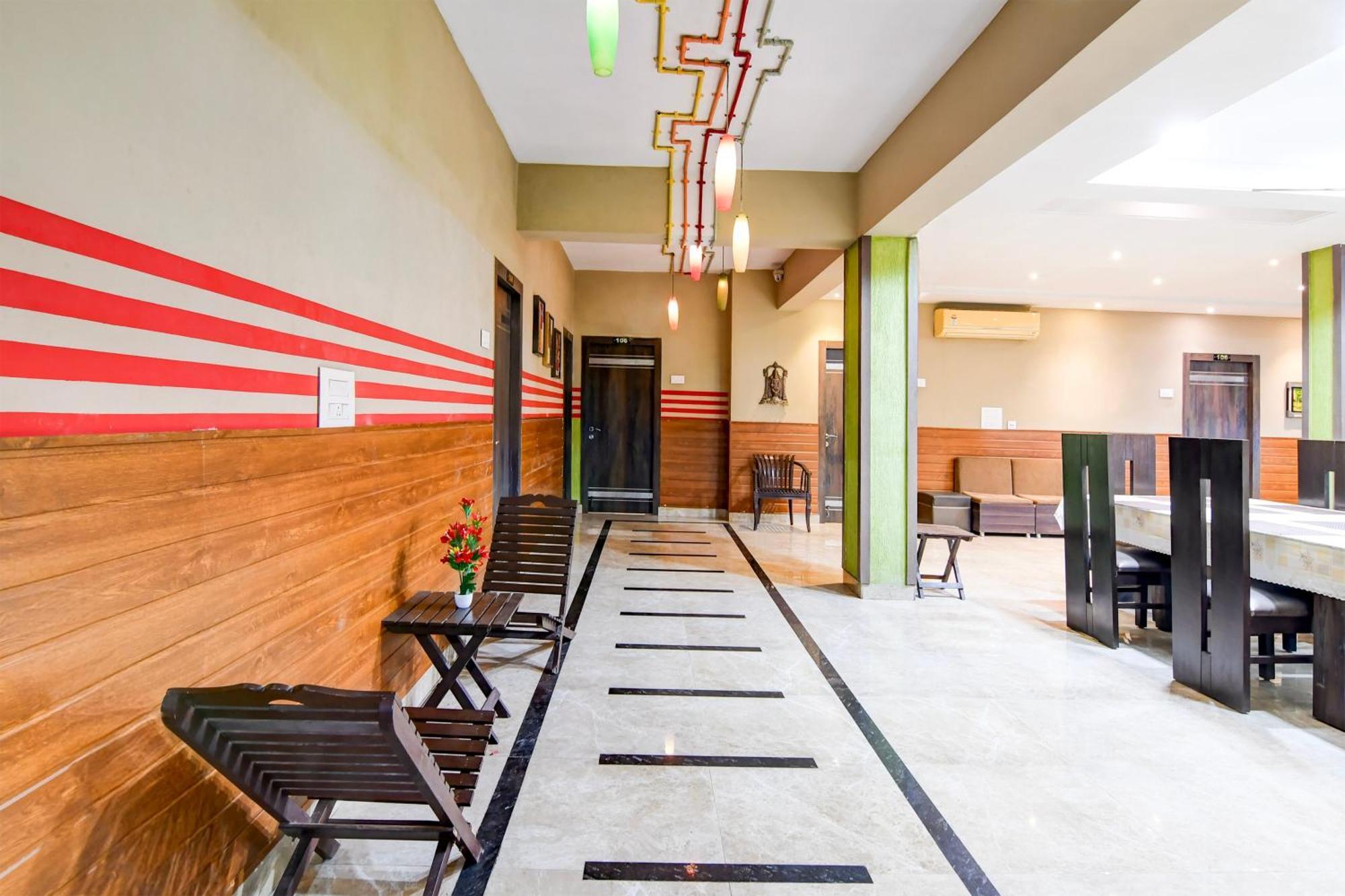 Super Collection O Behala Hotel Bhasa Ngoại thất bức ảnh