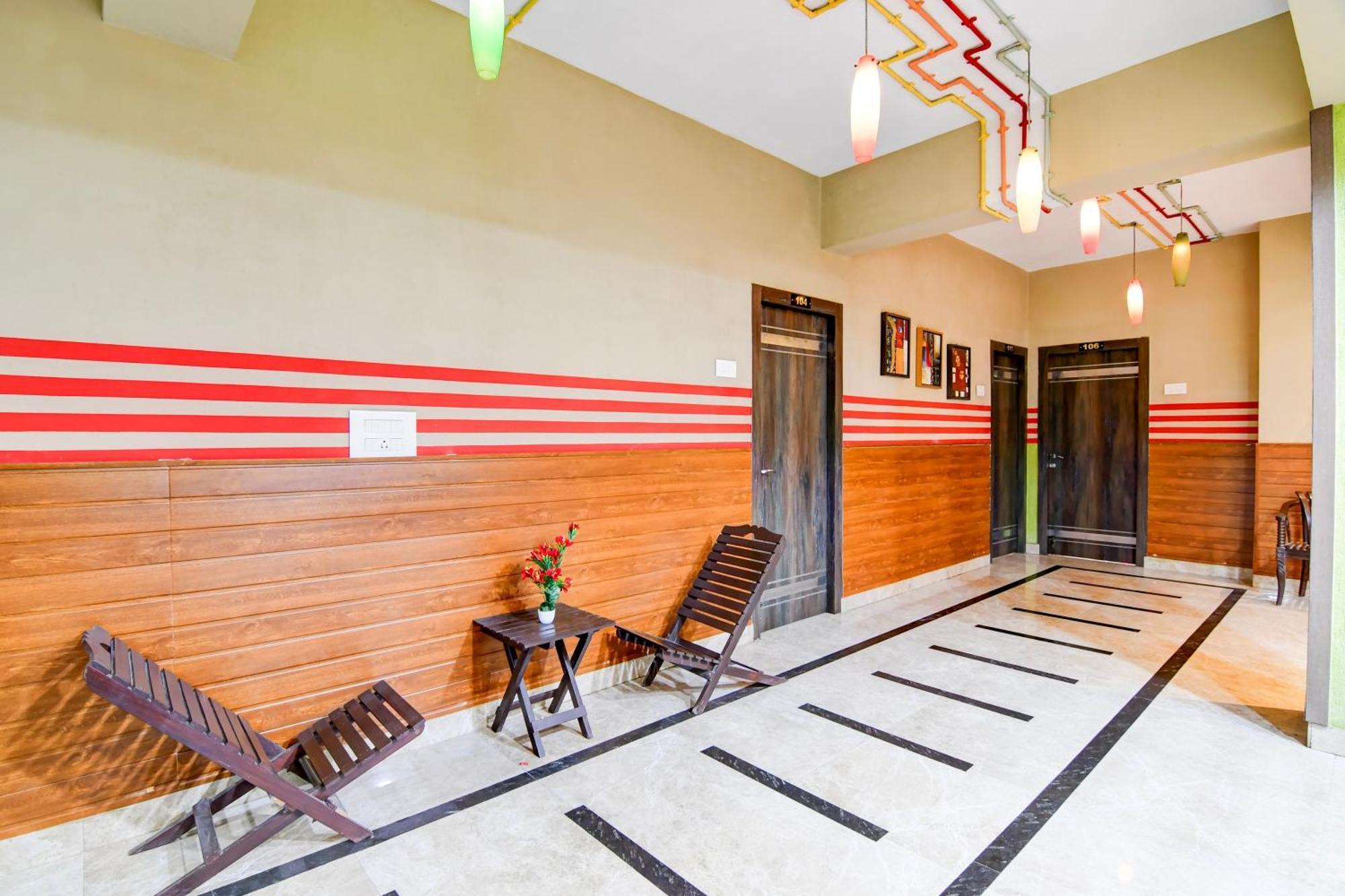 Super Collection O Behala Hotel Bhasa Ngoại thất bức ảnh